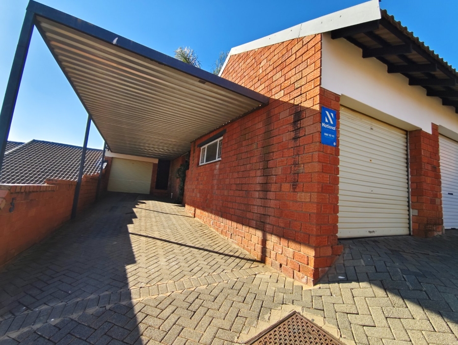 To Let 3 Bedroom Property for Rent in Langenhovenpark Free State